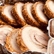 แม่เหรียญ หมูกรอบหางระเบิด สาขาบางปะอิน