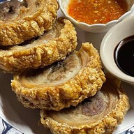 แม่เหรียญ หมูกรอบหางระเบิด สาขาบางปะอิน