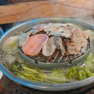 อิ่มเอมหมูกระทะ