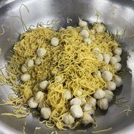 หมี่กระดาษ ตลาดช้างเผือก รับแต่เงินสด  เจ้าแรก เจ้าเดียว ไม่มีสาขา