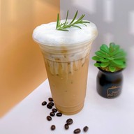 Hippie Holiday Cafe. Croffle ครอฟเฟิล & Tea ชา & Homemade Greek Yogurt กรีกโยเกิร์ต สาขา 1 ใกล้ BTS สายหยุด