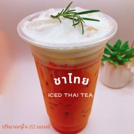 Hippie Holiday Cafe. Croffle ครอฟเฟิล & Tea ชา & Homemade Greek Yogurt กรีกโยเกิร์ต สาขา 1 ใกล้ BTS สายหยุด