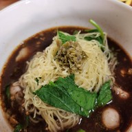 เมนูของร้าน ก๋วยเตี๋ยวเรือตายาย