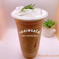 Hippie Holiday Cafe. Croffle ครอฟเฟิล & Tea ชา & Homemade Greek Yogurt กรีกโยเกิร์ต สาขา 1 ใกล้ BTS สายหยุด