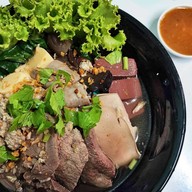 ต้มเลือดหมูตราด (สุขุมวิท101/1)