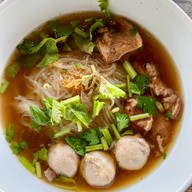 ก๋วยเตี๋ยวเติ๋มใจ๋