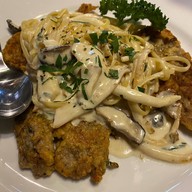 ถ่านไฟเก่ากริลล์รูม