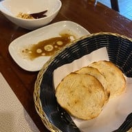 ถ่านไฟเก่ากริลล์รูม