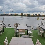 ครัววันดี ริมแม่น้ำเจ้าพระยา เมืองปทุม