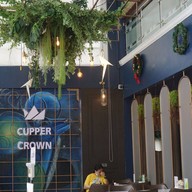 บรรยากาศ คัพเปอร์คราวน์คาเฟ่ กะเพรา ผัดไทย ผัดซีอิ๊ว สเต็ก พิซซ่า ชาไทย กาแฟ ชานม ไอติม ในเมือง