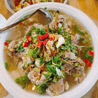 หมูปิ้งสูตรโบราณ สูตรเด็ดในตำนาน เส้นสนามบินหาดใหญ่