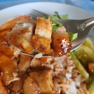 เมนูของร้าน เฮียกวง ข้าวไก่อบ