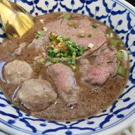 ราชารส ก๋วยเตี๋ยวเรือ เนื้อ-หมู รสเด็ด รังสิต คลอง 2 ปตท รังสิต คลอง 2