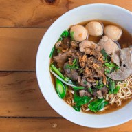 ทรงภพเตี๋ยวและข้าวซอย บ้านสวน