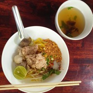 เมนูของร้าน ร้านก๋วยเตี๋ยวสวนมีเส้น