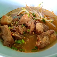 แสงเทียนก๋วยเตี๋ยวลูกชิ้นปลาโบราณ