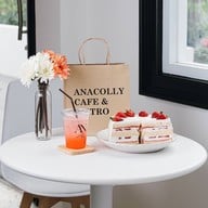 Anacolly Cafe’ & Bistro