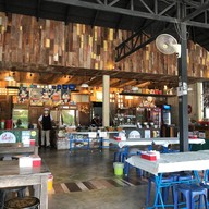 ก๋วยเตี๋ยวส้มตำข้าวแกงไร่ป้าแมว