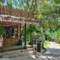หน้าร้าน Bamboo House Cafe' ห้วยน้ำใส สวนผึ้ง