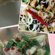 (ร้อยเอ็ด&สุรินทร์)ไม่ได้เน้นที่หน้าตาอาหารเน้นที่รสชาติครับ ตลาดริมบึง