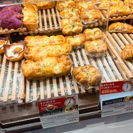 SAINT ETOILE Gateway Ekamai