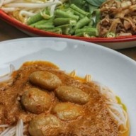 ร้านขนมจีนยายจอง