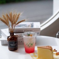 นพ คาเฟ่แอนด์บิสโทร บ้านดงม่อนกระทิง