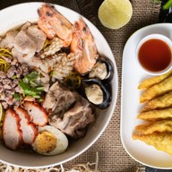 ก๋วยเตี๋ยวดู๋ดี๋ (เจ้าเก่า มข.) โคลัมโบ