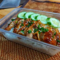 ลูกชิ้นย่างเนยเตาถ่าน รามคำแหง68