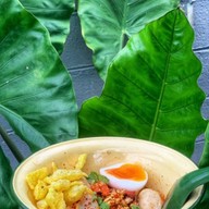 เส้นหมี่ไก่ฉีก อร่อยเละ พระโขนง