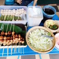 ผัดไทยร้านหมอนเจ๊อร ตรงข้ามบ้านศิลปินหกัวหิน