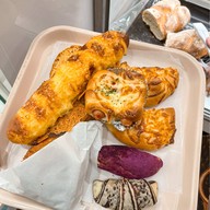 SAINT ETOILE Gateway Ekamai