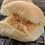 ขนมปังปิ้งป้าตุ้ม ม.พายัพ