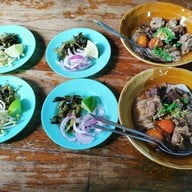 เมนูของร้าน ข้าวซอยต้นน้ำ น่าน