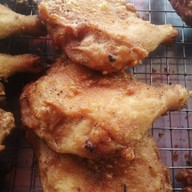 ไก่ทอดหาดใหญ่ข้าง7-11บ้านนาเก่า