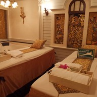 Center Point Massage & Spa สุขุมวิท 24