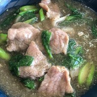 ราดหน้ายกนิ้ว -