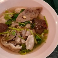 ต้มเลือดหมู ก๋วยจั้บนาทอง