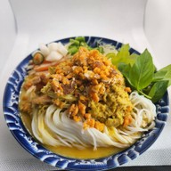 ขนมจีน เส้นสด น้ำยาปู บ้าบิ่นมะพร้าวอ่อน - บ้านอบเทียน