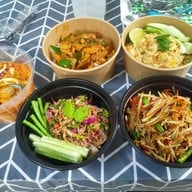 ครัวบ้านคุณเพชร เดอะกรีน