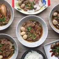 ก๋วยเตี๋ยวไฮโซ