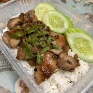 ลูกชิ้นย่างเนยเตาถ่าน รามคำแหง68