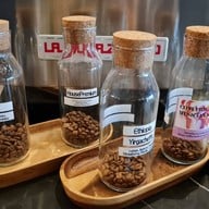 Gimme Gimme Cafe And Gallery เพชรเกษม