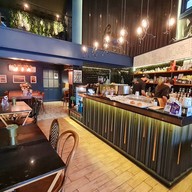 Gimme Gimme Cafe And Gallery เพชรเกษม