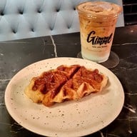 Gimme Gimme Cafe And Gallery เพชรเกษม