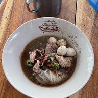 เมนูของร้าน ก๋วยเตี๋ยวเรือกว๊านพะเยา ย่านพัฒนาการ (อร่อยต้นฉบับคนเมือง)