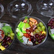 fresh fruit salad (ยำผลไม้รวมน้ำปลาหวาน)
