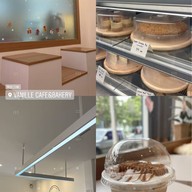Vanille cafe & bakery แยกวัดหนองบัว