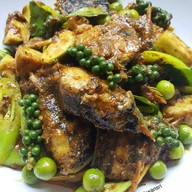 หน้าร้าน จิรา อาหารตามสั่ง