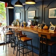 Gimme Gimme Cafe And Gallery เพชรเกษม